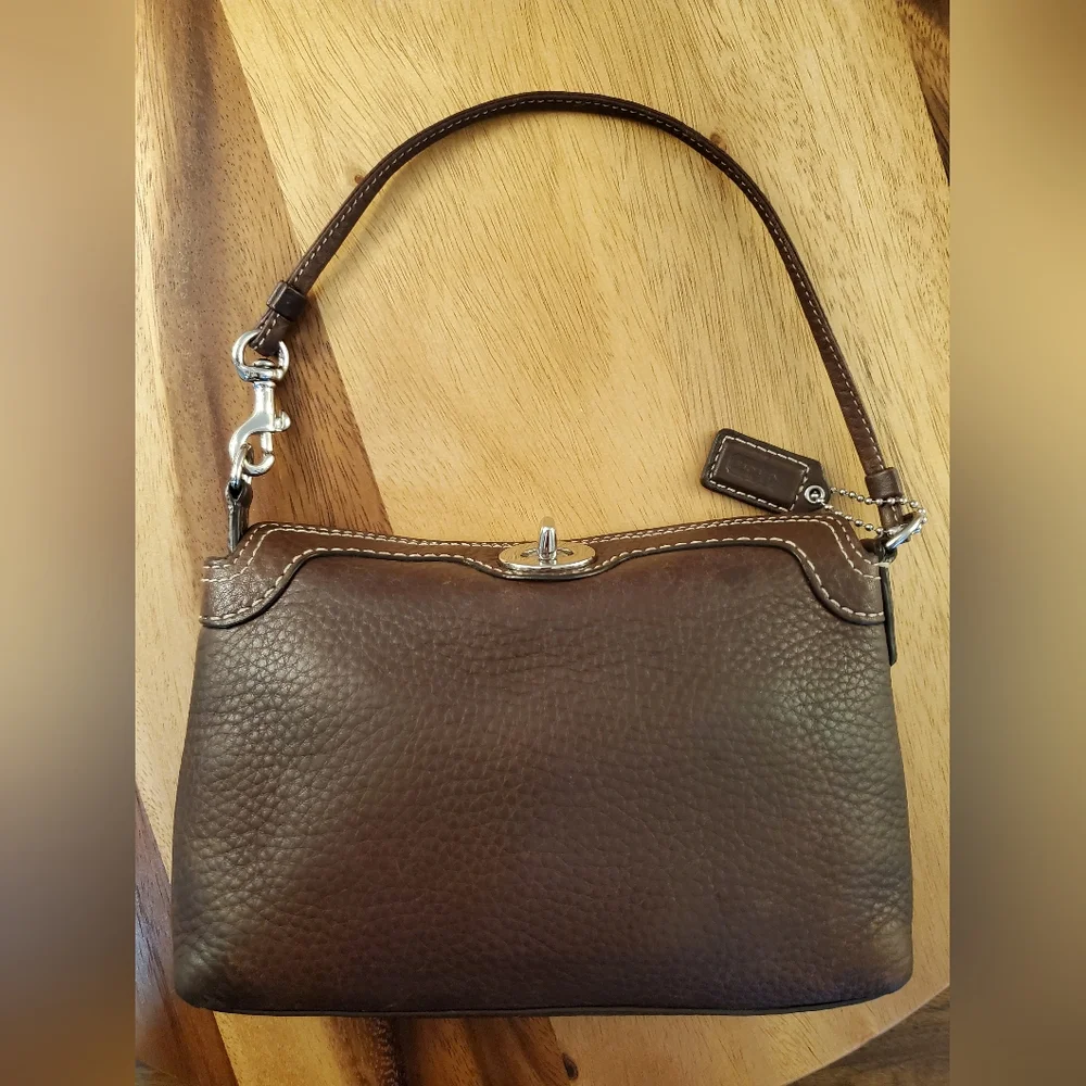 COACH TURN LOCK MINI BAG IN BROWN LEATHER IN GREAT CONDITION! - Picture 3 of 7